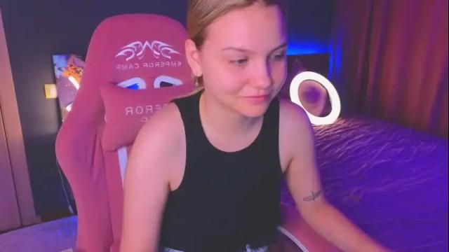 Image 3 of sabrinaspel Stream on Chaturbate on 7 months ago