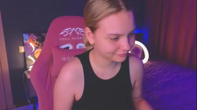 Image 4 of sabrinaspel Stream on Chaturbate on 7 months ago