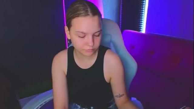 Image 2 of sabrinaspel Stream on Chaturbate on 6 months ago