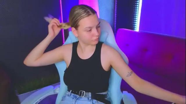 Image 7 of sabrinaspel Stream on Chaturbate on 6 months ago