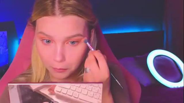 Image 10 of sabrinaspel Stream on Chaturbate on 6 months ago