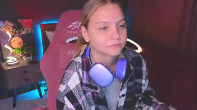 Image 12 of sabrinaspel Stream on Chaturbate on 6 months ago