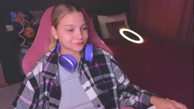 Image 2 of sabrinaspel Stream on Chaturbate on 6 months ago