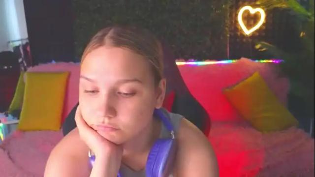 Image 11 of sabrinaspel Stream on Chaturbate on 6 months ago