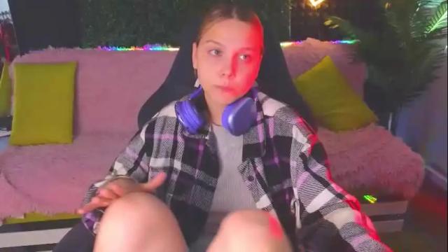 Image 2 of sabrinaspel Stream on Chaturbate on 6 months ago