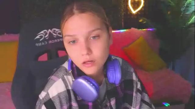 Image 4 of sabrinaspel Stream on Chaturbate on 6 months ago