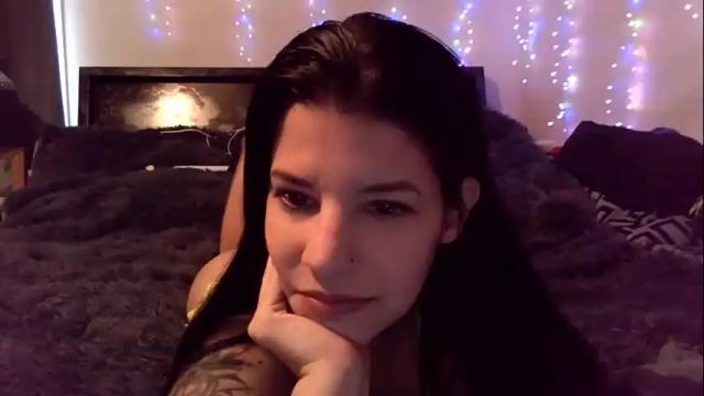 Image 3 of saggytitsharper Stream on Chaturbate on 18 months ago