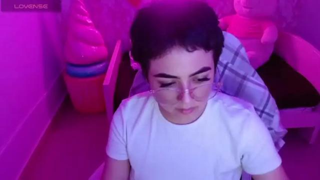 Image 3 of sahaar_ch Stream on Chaturbate on 14 months ago