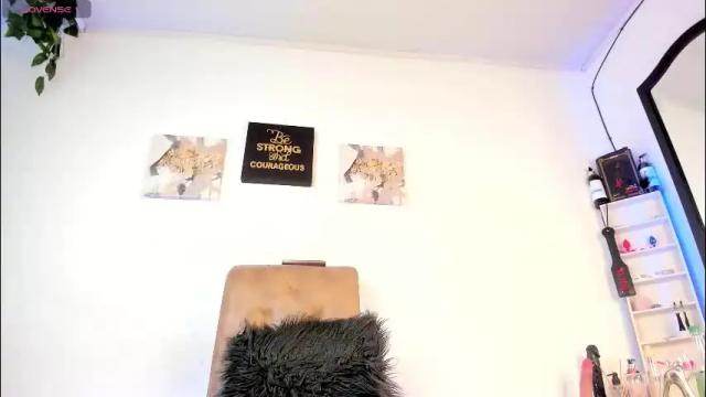 Image 11 of saharawalker Stream on Chaturbate on 1 month ago