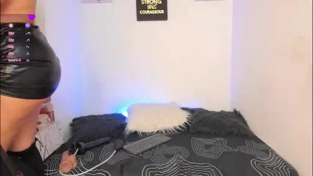 Image 12 of saharawalker Stream on Chaturbate on 3 days ago