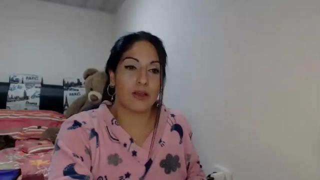 Image 11 of sahotlove1 Stream on Chaturbate on 18 months ago