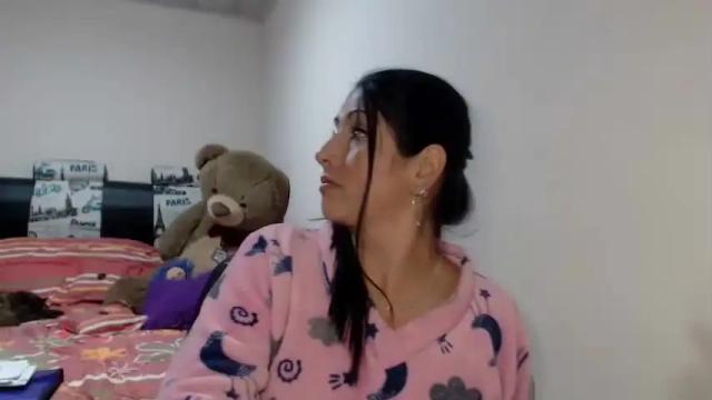 Image 2 of sahotlove1 Stream on Chaturbate on 18 months ago