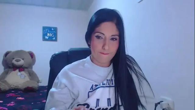 Image 2 of sahotlove1 Stream on Chaturbate on 5 months ago