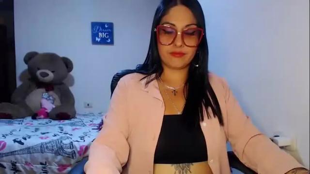 Image 3 of sahotlove1 Stream on Chaturbate on 4 months ago