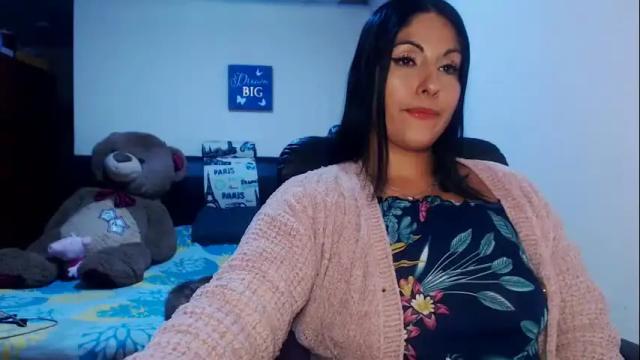 Image 2 of sahotlove1 Stream on Chaturbate on 3 months ago