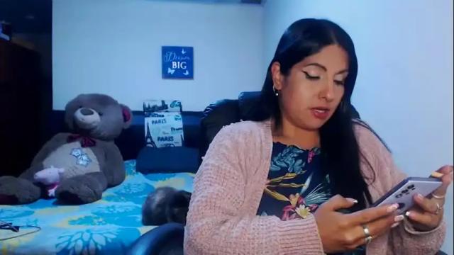 Image 3 of sahotlove1 Stream on Chaturbate on 3 months ago