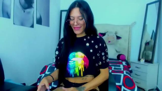 Image 12 of sailyn_daena Stream on Chaturbate on 17 months ago