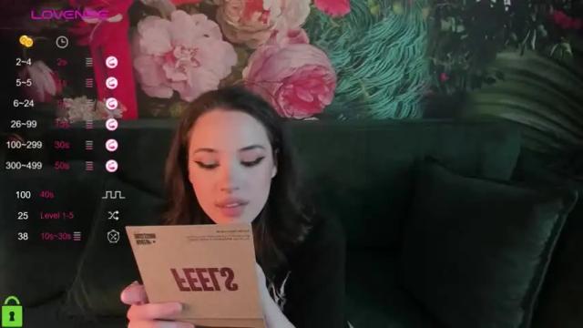 Image 3 of saintmonica Stream on Chaturbate on 15 months ago