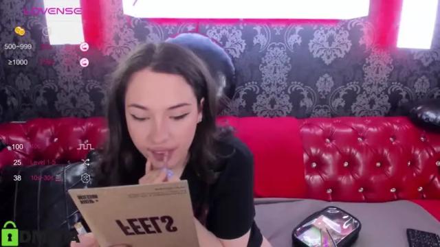 Image 3 of saintmonica Stream on Chaturbate on 14 months ago