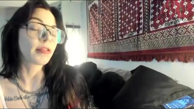 Image 10 of salemmoon Stream on Chaturbate on 1 month ago