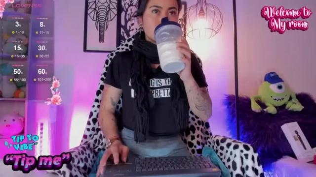 Image 4 of sally_brown1 Stream on Chaturbate on 18 months ago