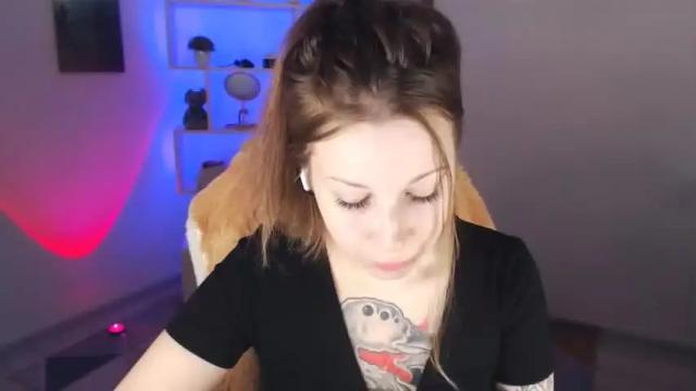 Image 10 of sally_moore13 Stream on Chaturbate on 18 months ago