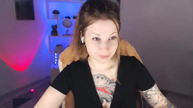 Image 12 of sally_moore13 Stream on Chaturbate on 18 months ago