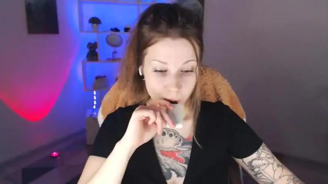 Image 8 of sally_moore13 Stream on Chaturbate on 18 months ago