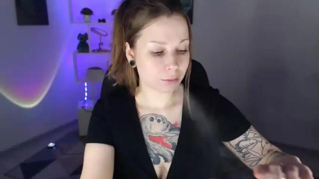 Image 6 of sally_moore13 Stream on Chaturbate on 18 months ago