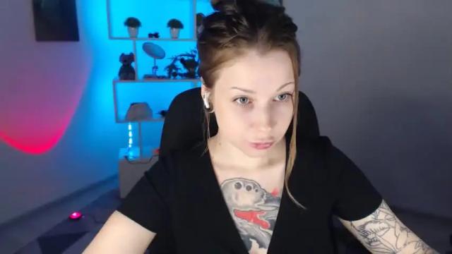 Image 4 of sally_moore13 Stream on Chaturbate on 17 months ago