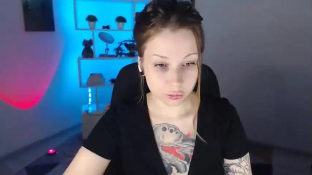 Image 6 of sally_moore13 Stream on Chaturbate on 17 months ago