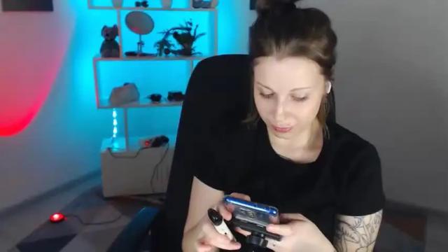 Image 11 of sally_moore13 Stream on Chaturbate on 17 months ago