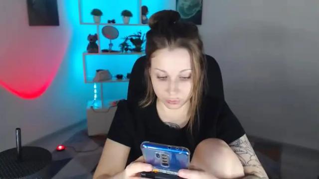 Image 2 of sally_moore13 Stream on Chaturbate on 17 months ago