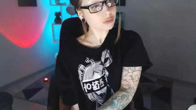 Image 11 of sally_moore13 Stream on Chaturbate on 17 months ago
