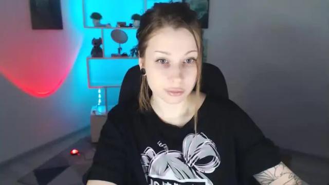 Image 3 of sally_moore13 Stream on Chaturbate on 17 months ago