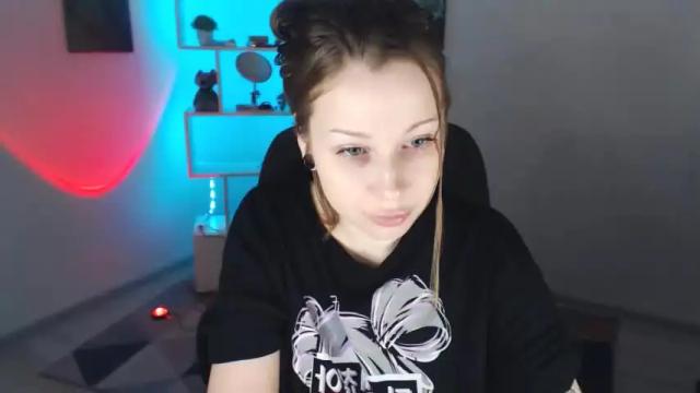 Image 7 of sally_moore13 Stream on Chaturbate on 17 months ago
