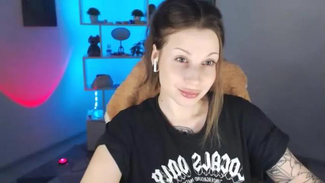 Image 2 of sally_moore13 Stream on Chaturbate on 17 months ago