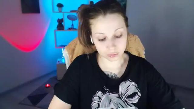 Image 11 of sally_moore13 Stream on Chaturbate on 17 months ago