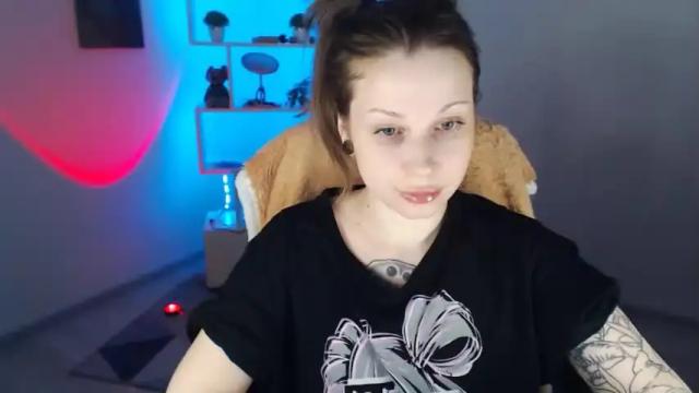 Image 2 of sally_moore13 Stream on Chaturbate on 17 months ago
