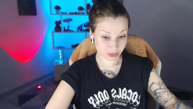 Image 4 of sally_moore13 Stream on Chaturbate on 17 months ago