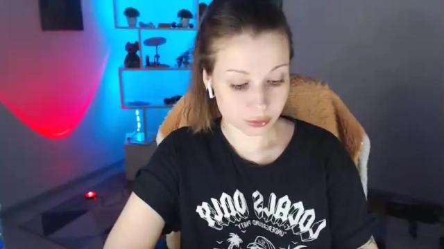 Image 8 of sally_moore13 Stream on Chaturbate on 17 months ago