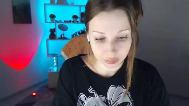 Image 3 of sally_moore13 Stream on Chaturbate on 16 months ago