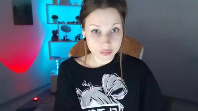 Image 6 of sally_moore13 Stream on Chaturbate on 16 months ago
