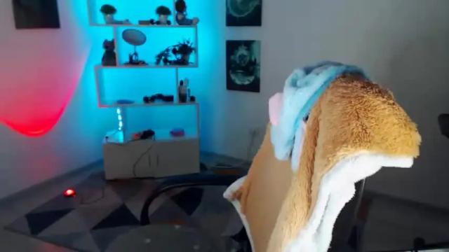 Image 4 of sally_moore13 Stream on Chaturbate on 16 months ago