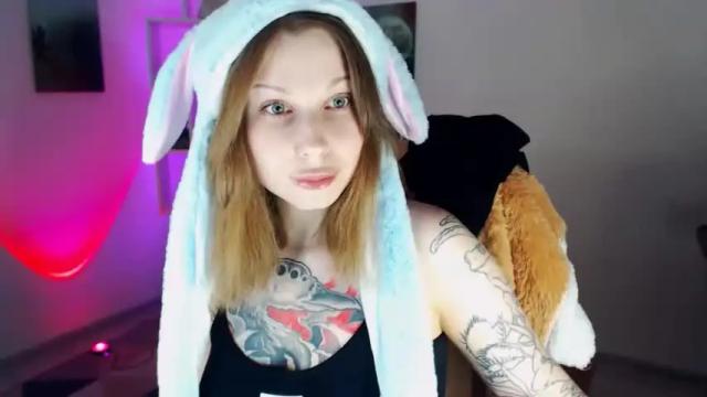 Image 4 of sally_moore13 Stream on Chaturbate on 16 months ago