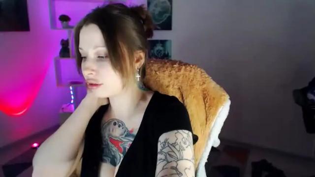 Image 4 of sally_moore13 Stream on Chaturbate on 16 months ago