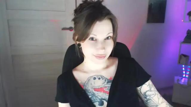 Image 2 of sally_moore13 Stream on Chaturbate on 14 months ago