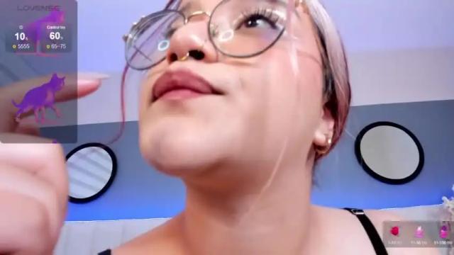 Image 6 of sally_white_ Stream on Chaturbate on 13 months ago
