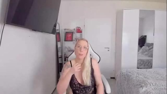 Image 12 of sallysecret Stream on Chaturbate on 8 months ago