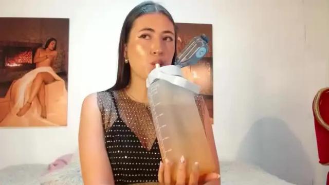 Image 10 of salmaricci__ Stream on Chaturbate on 13 months ago